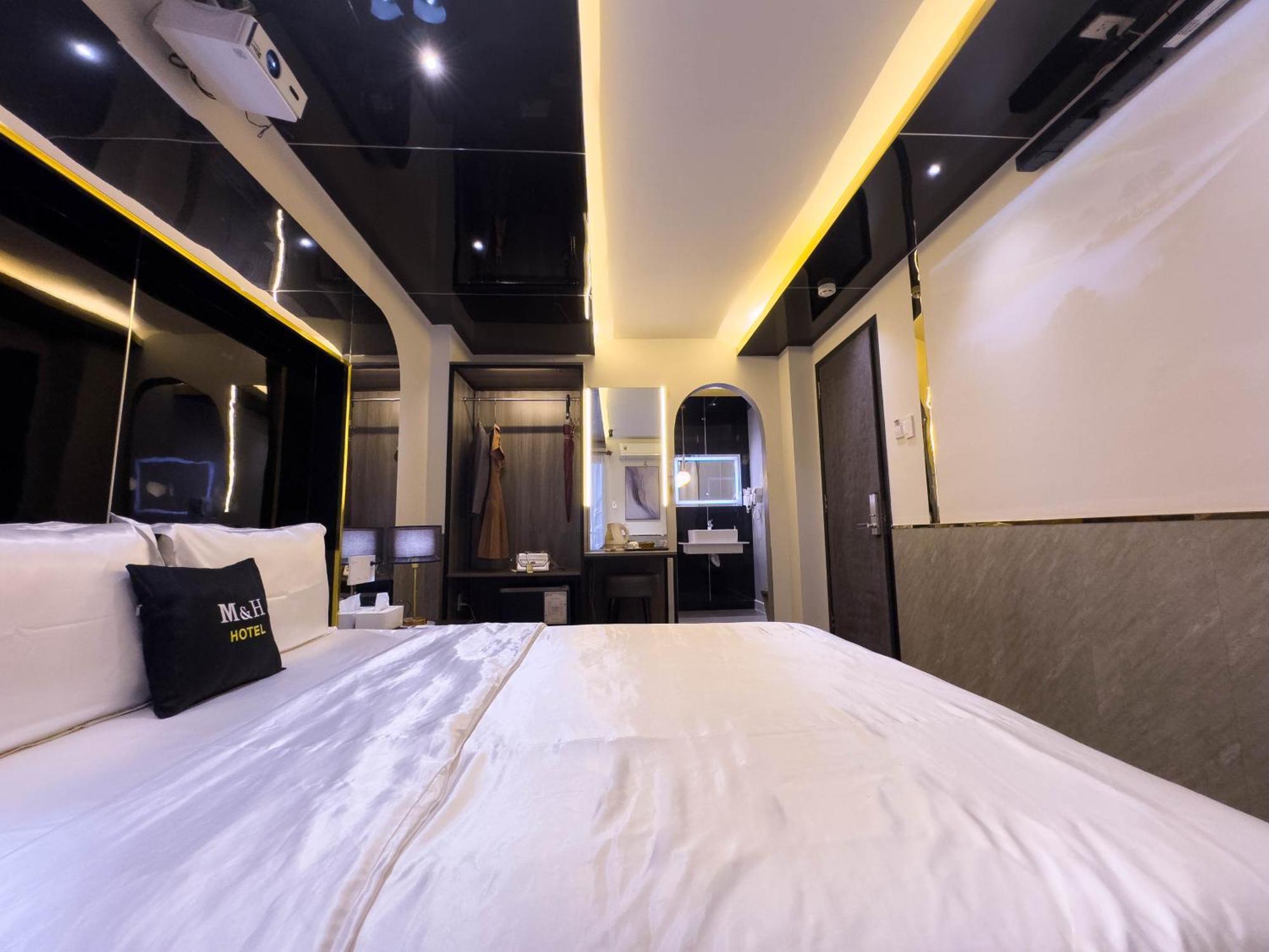 M&H Hotel Ho Chi Minh City Bagian luar foto