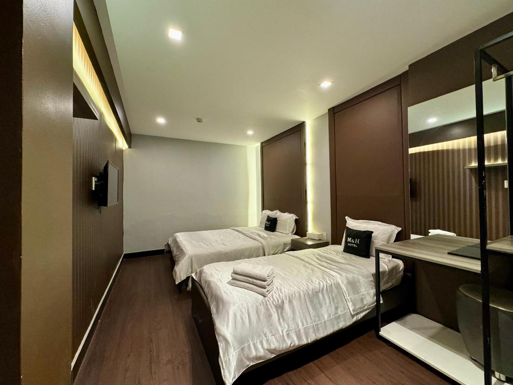 M&H Hotel Ho Chi Minh City Bagian luar foto